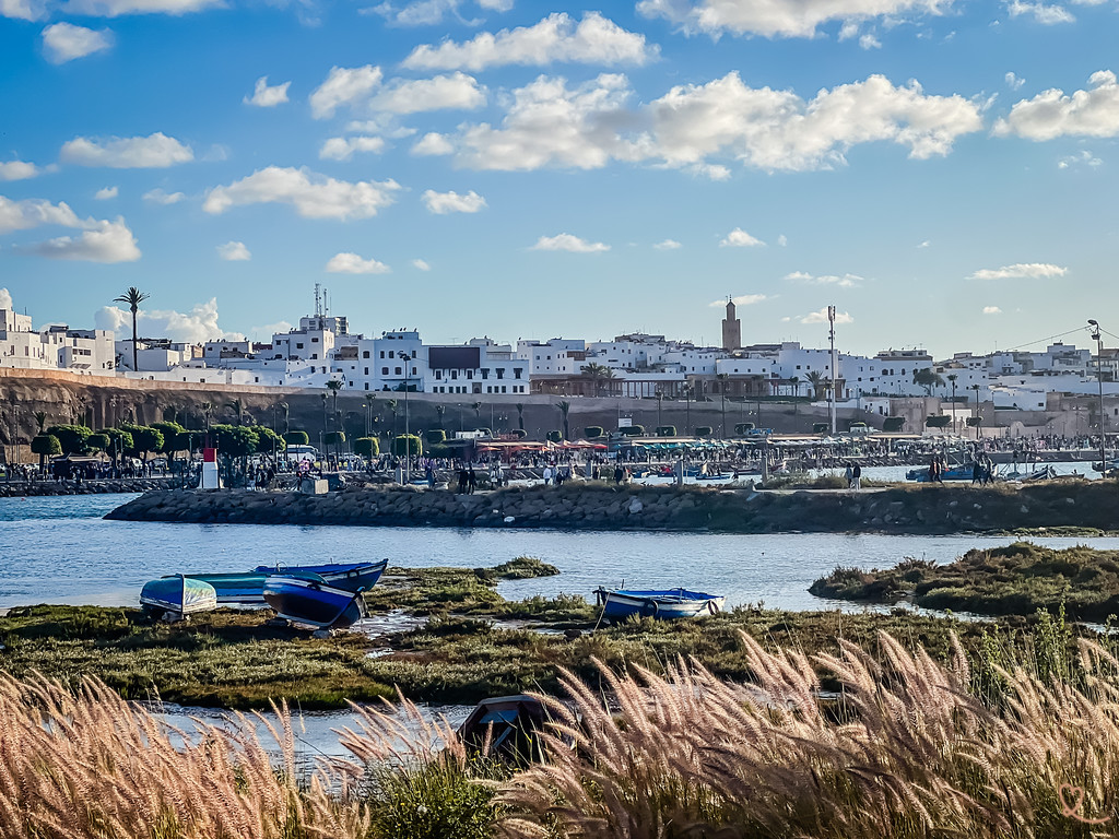 Si goda l'aria di mare nel porto turistico di Salé a Rabat
